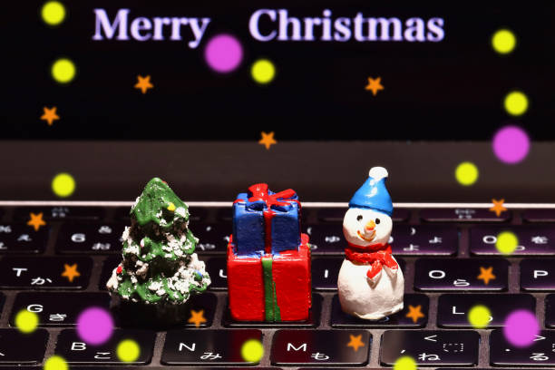 istock Miniature Christmas and calendar 1078825576
