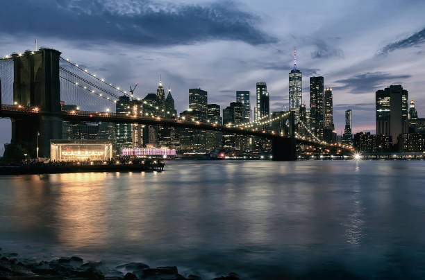 istock Evening view of Brooklyn Bridge and Manhattan skyline. 1078883334