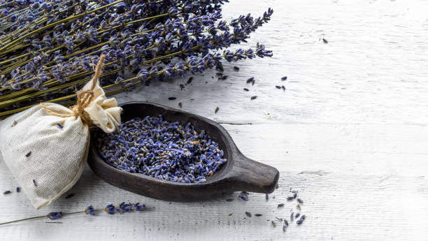 Dried lavender bunch and sachet filled with dried flowers