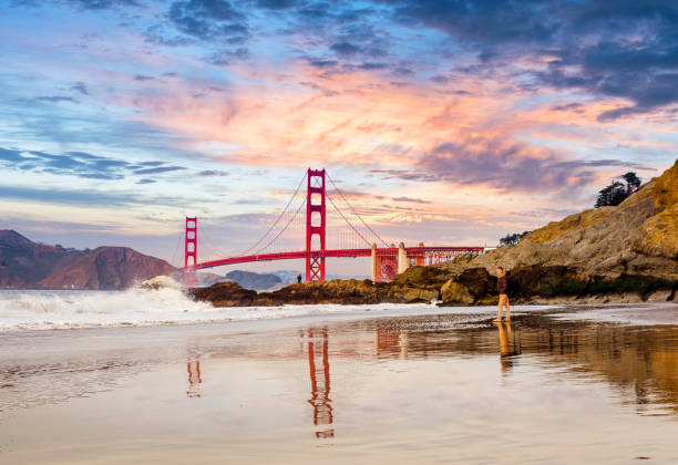 サンフランシスコ湾夕日 - panoramic san francisco bay area golden gate bridge san francisco bay ストックフォトと画像