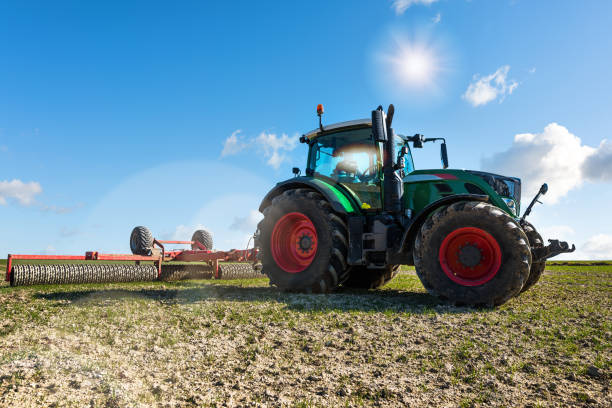 istock The time of the ploughing 1079177342