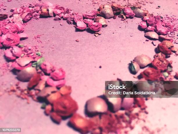 Corazón Foto de stock y más banco de imágenes de Abstracto - Abstracto, Amor - Sentimiento, Arte decorativo