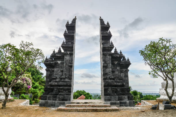 istock Balinese Hindu gates 1079262498
