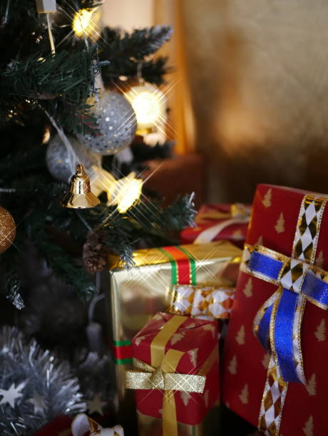 istock Christmas tree and gifts 1079295870