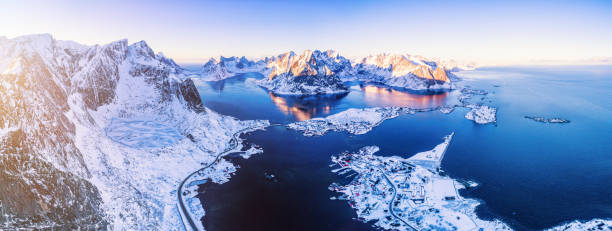 lofoten islands, norway - tromso fjord winter mountain imagens e fotografias de stock