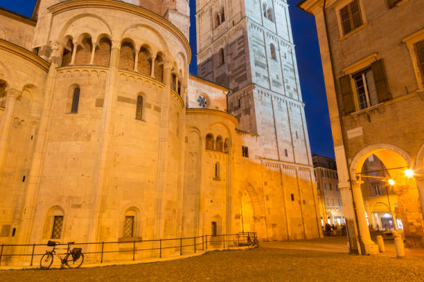 istock Modena - The Duomo (Metropolitan Cathedral of Santa Maria Assunta and San Geminiano) at dusk. 1079546798