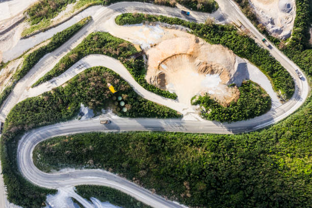 上空の建設現場で撮影します。 - land development aerial view planning ストックフォトと画像