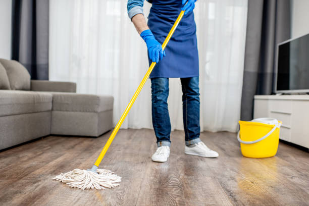 istock Man washing floor in the apartment 1080175432