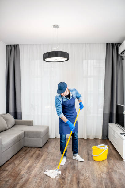 istock Man washing floor in the apartment 1080175458