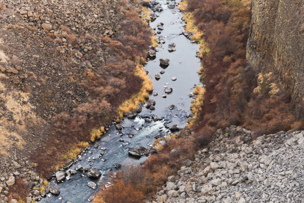 オレゴン州のピーター ・ スキーン オグデン公園で曲がった川 - crooked river ストックフォトと画像