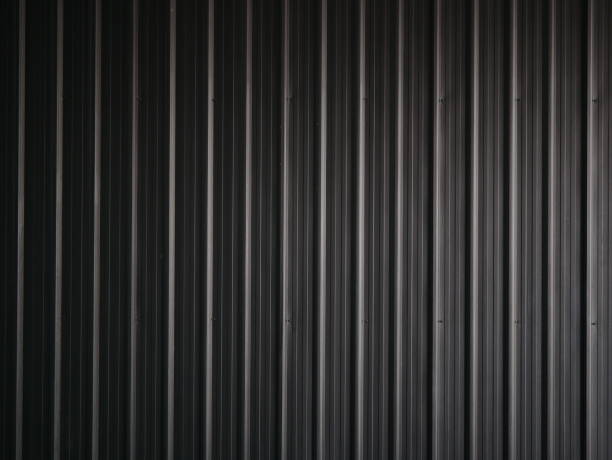 textura de folhas de zinco preto de parede - architecture roof aluminum sheet industry - fotografias e filmes do acervo