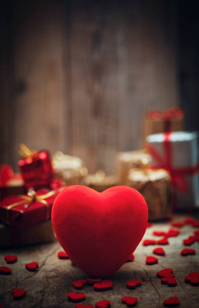 Scattered red hearts
