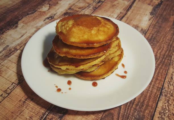 pancakes on a plate - norway maple imagens e fotografias de stock