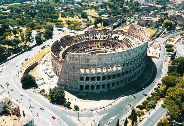 coliseum in rome - rome ancient rome skyline ancient imagens e fotografias de stock