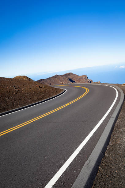 하와이 섬, 마우이 섬, haleakala 산, 화산도로 - haleakala national park mountain winding road road 뉴스 사진 이미지