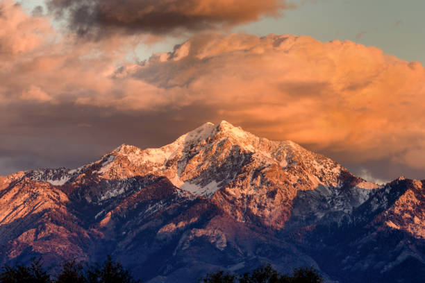 montañas de wasatch, utah monte nebo - utah fotografías e imágenes de stock