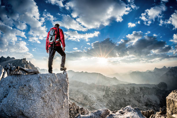 piękno nieba w górach - mountain peak mountain snow hiking zdjęcia i obrazy z banku zdjęć