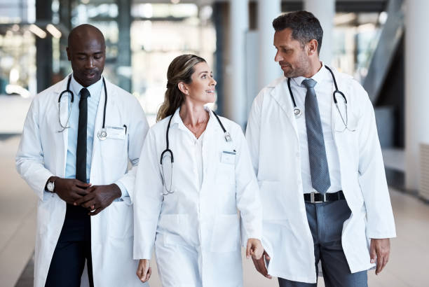istock Discussing medical innovations 1080663480