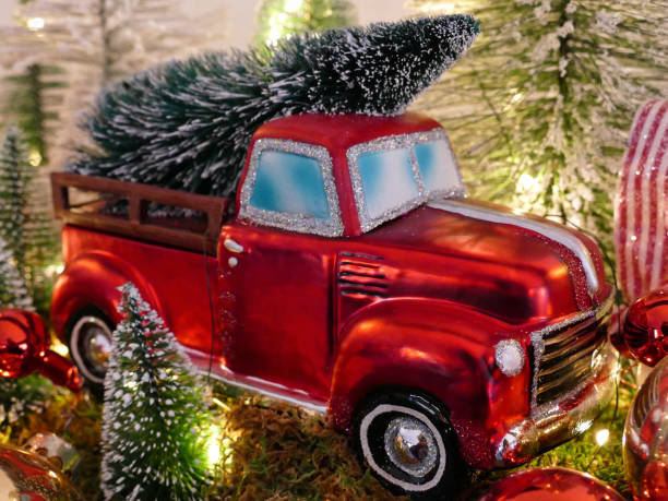 istock Christmas Truck 1081181782