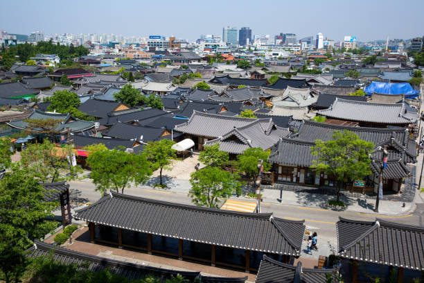 Jeonju Hanok Village is a village where traditional Korean houses are gathered.