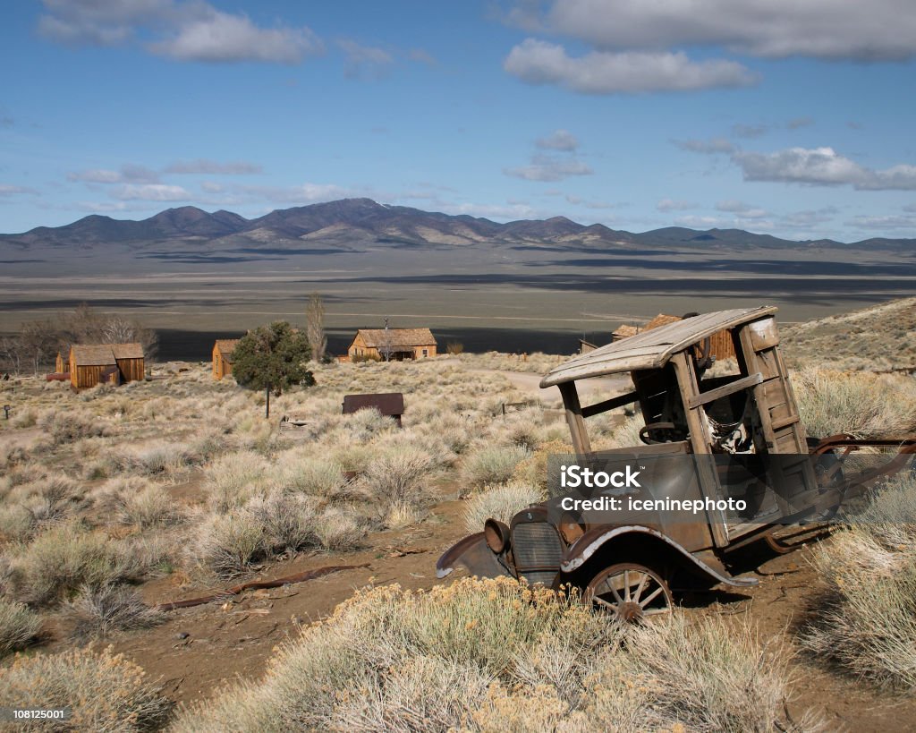 Abandonado la minería en Desert Town - Foto de stock de Aire libre libre de derechos