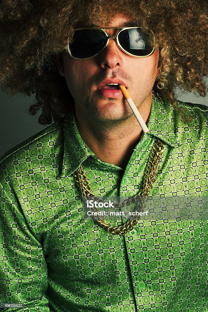 Hippie homem fumar de cigarro - Foto de stock de Moda royalty-free