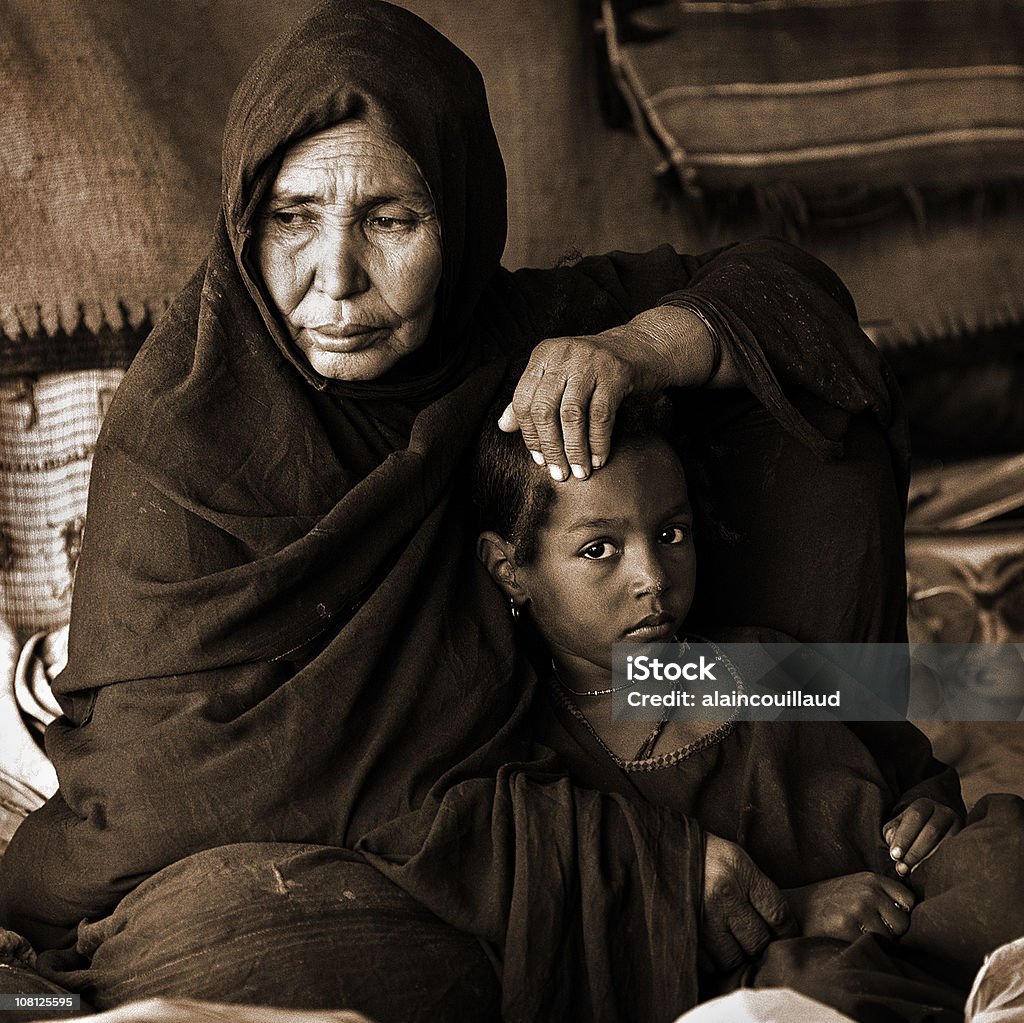 Tuareg Mãe e filha - Foto de stock de Criança royalty-free
