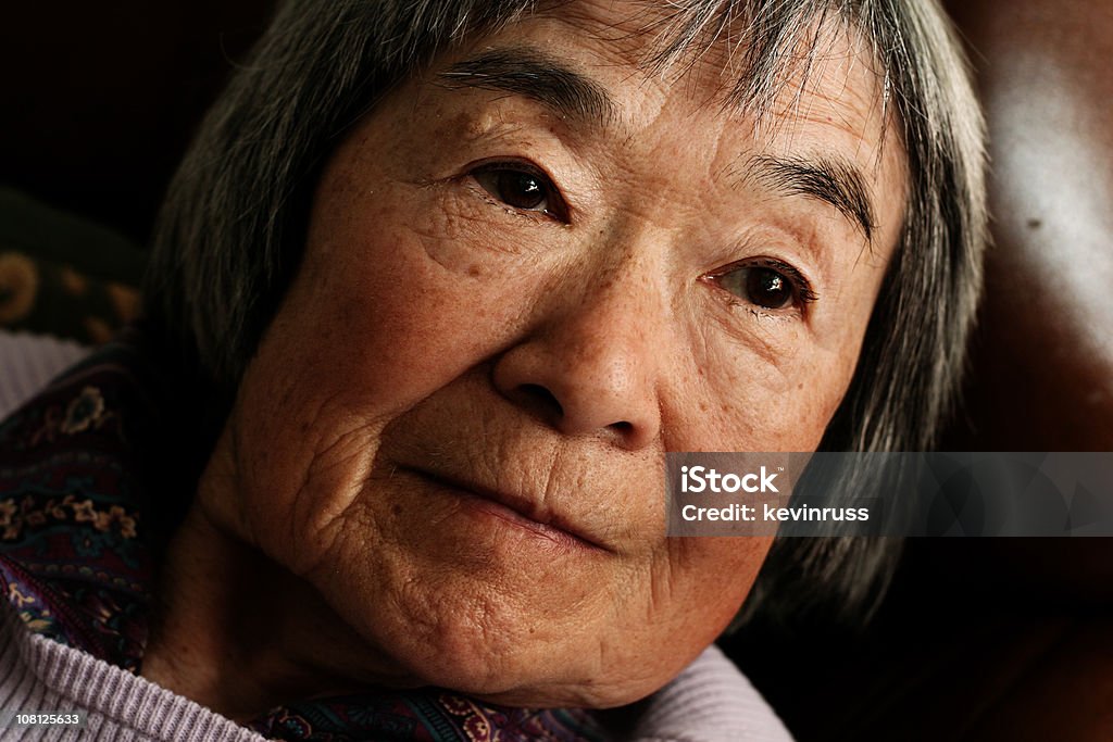 Primo piano di donna anziana giapponese - Foto stock royalty-free di Adulto