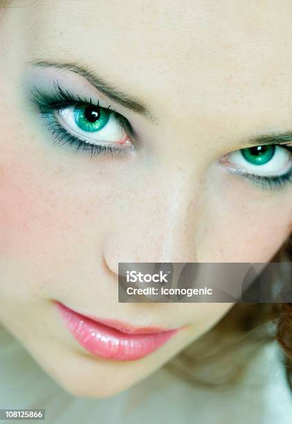 Portret Kobiety Z Zielone Oczy - zdjęcia stockowe i więcej obrazów Abstrakcja - Abstrakcja, Cień do powiek - makijaż oczu, Część ciała zwierzęcia