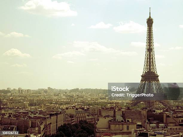 Photo libre de droit de Tour Eiffel À Paris France banque d'images et plus d'images libres de droit de Tour Eiffel - Tour Eiffel, Paris - France, Paysage urbain