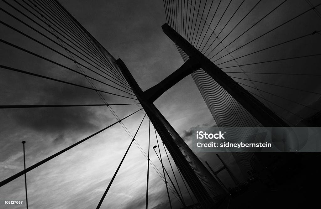 Ponte sospeso - Foto stock royalty-free di Lettera H