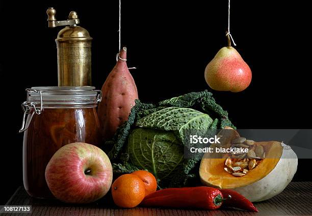 Spagnolo Still Life - Fotografie stock e altre immagini di Colore verde - Colore verde, Mela, Sfondo nero