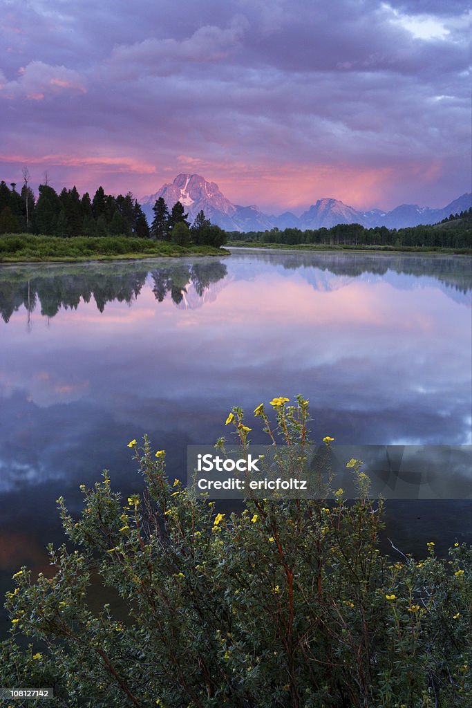 영어의 유자형 만곡 벤드 호수, 산 백그라운드에서 앳 선셋 - 로열티 프리 와이오밍 스톡 사진