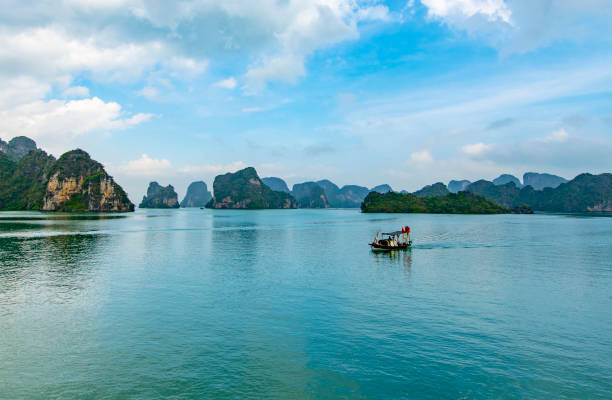 istock Halong Bay, Vietnam 1081272212