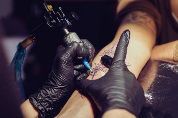 tekening tattoo ontwerp - tatoeëren stockfoto's en -beelden