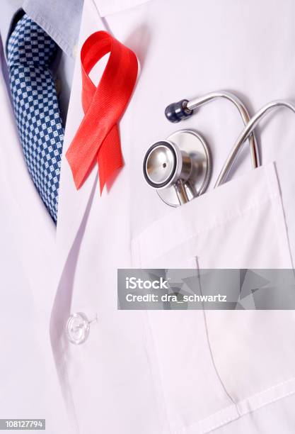 Arzt Mitschleife Stockfoto und mehr Bilder von AIDS-Schleife - AIDS-Schleife, Arzt, Autorität