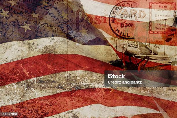 Postal Edad Y Vintage Bandera De Estados Unidos En Avión Collage De Espera Foto de stock y más banco de imágenes de Anticuado