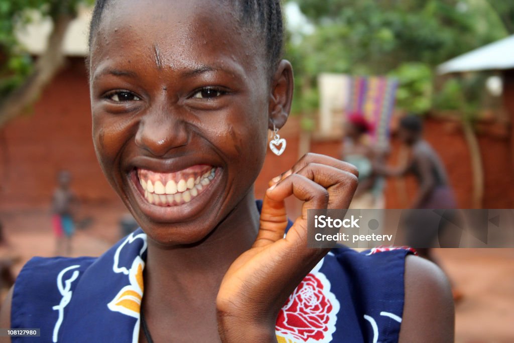 アフリカの少女の笑顔 - ベナン共和国のロイヤリティフリーストックフォト