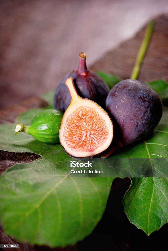 Purple Mission Figs  Fig Leaf Stock Photo