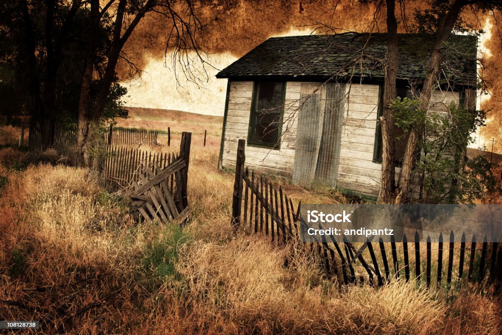 Maison Spooky abandonnée, Envers renforcé avec Sale, vieux papier - Photo de A l'abandon libre de droits