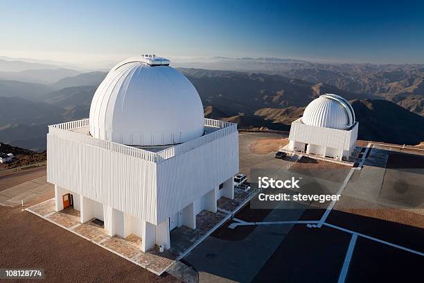 Telescópios No Chile - Fotografias de stock e mais imagens de Observatório - Observatório, Chile, Domo