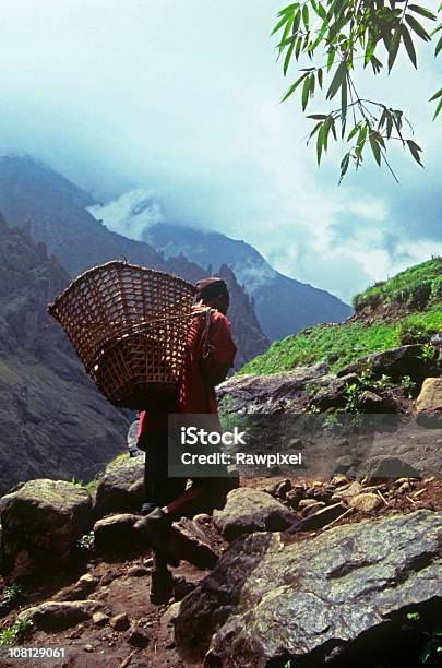 Himalayan Sherpa Wspinaczka Górska - zdjęcia stockowe i więcej obrazów Azja - Azja, Azjatycka kultura plemienna, Badanie