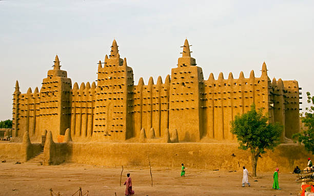 mesquita de djenné, mali maior edifício de lama - mali - fotografias e filmes do acervo