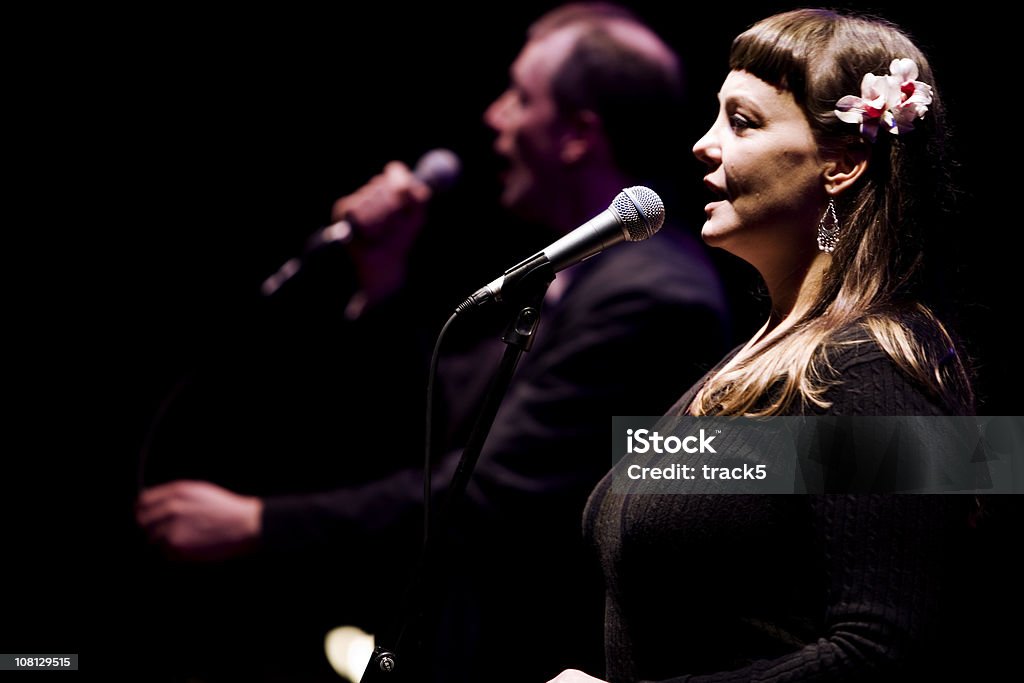 Duo zwischen einem Männliche und weibliche Sängerin live auf der Bühne - Lizenzfrei Opernsänger Stock-Foto