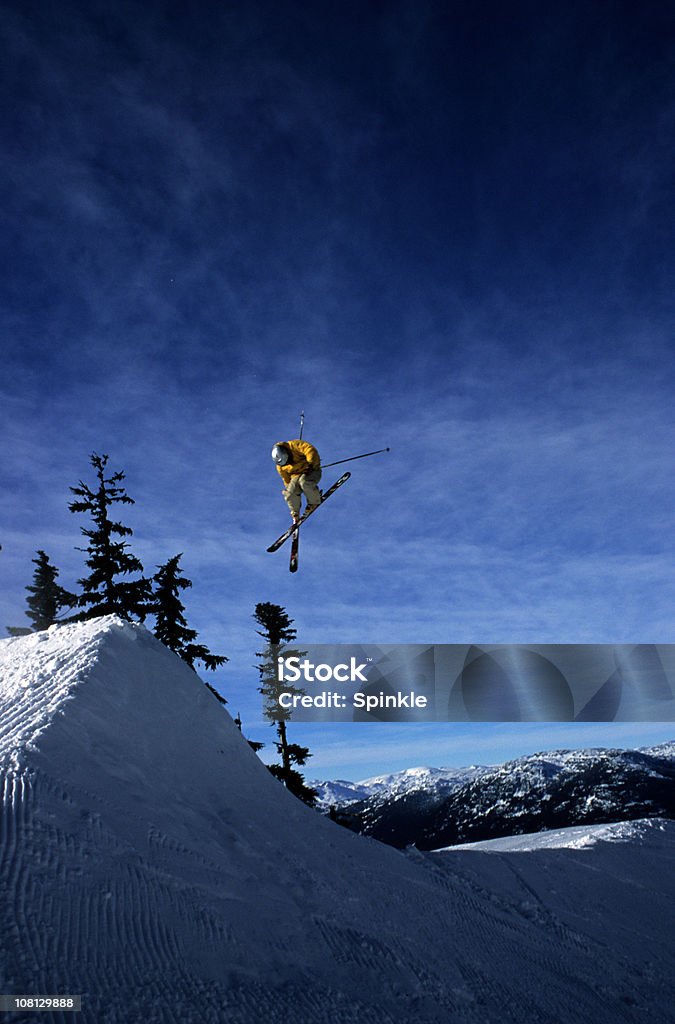 Tre Sessanta "mute" afferrare - Foto stock royalty-free di Sci - Sci e snowboard