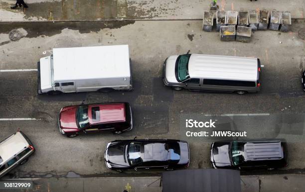 Foto de Tráfego De Acima e mais fotos de stock de Vista de Cima - Vista de Cima, Mini Van, Furgão