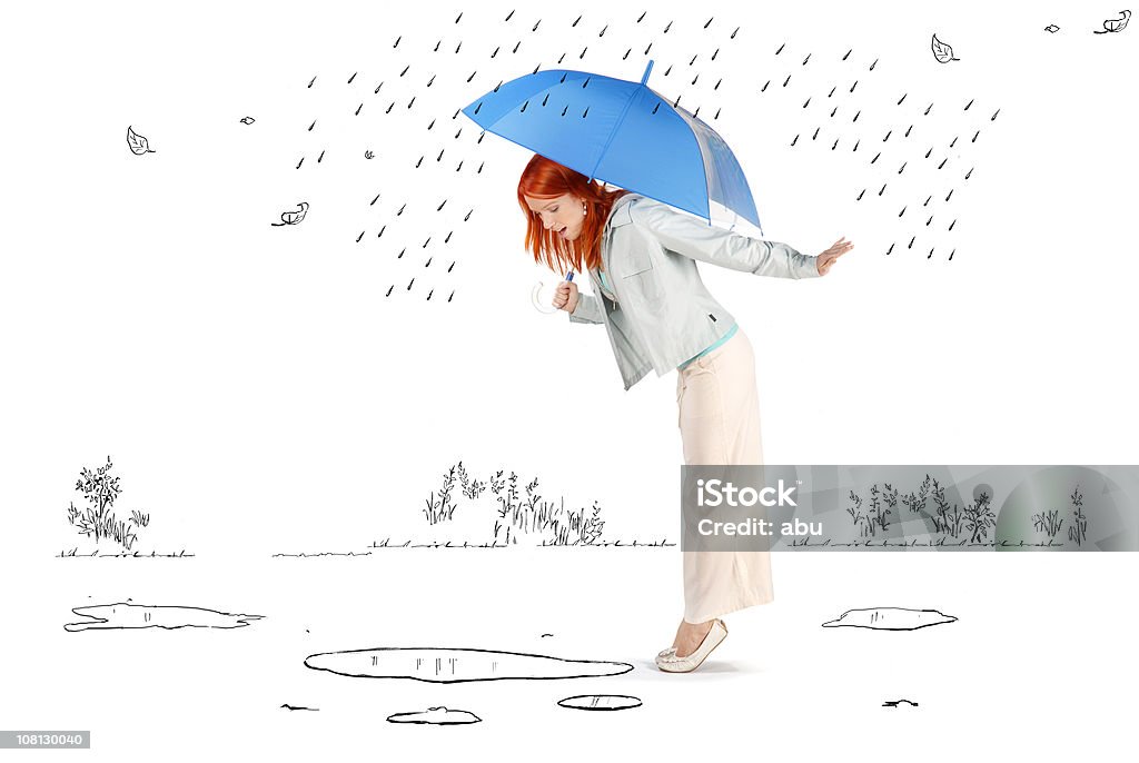 Jeune femme en dessin animé et les flaques d'eau de pluie - Photo de Cartoon libre de droits