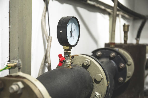 istock Manometer on house heating pipe in boiler ouse 1081475734
