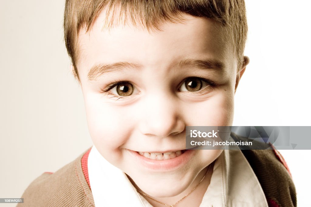 Souriant petit garçon, Cross traitées - Photo de Bonheur libre de droits