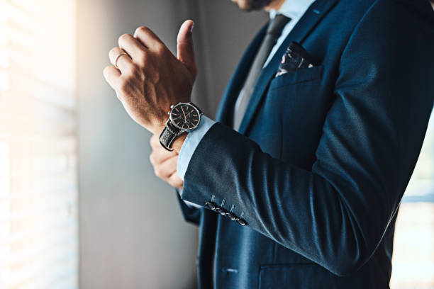 asegúrese de que estás siempre a tiempo - reloj de pulsera fotografías e imágenes de stock